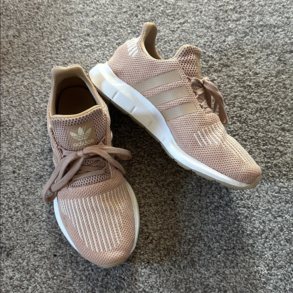 Adidas Swift Run Sneakers